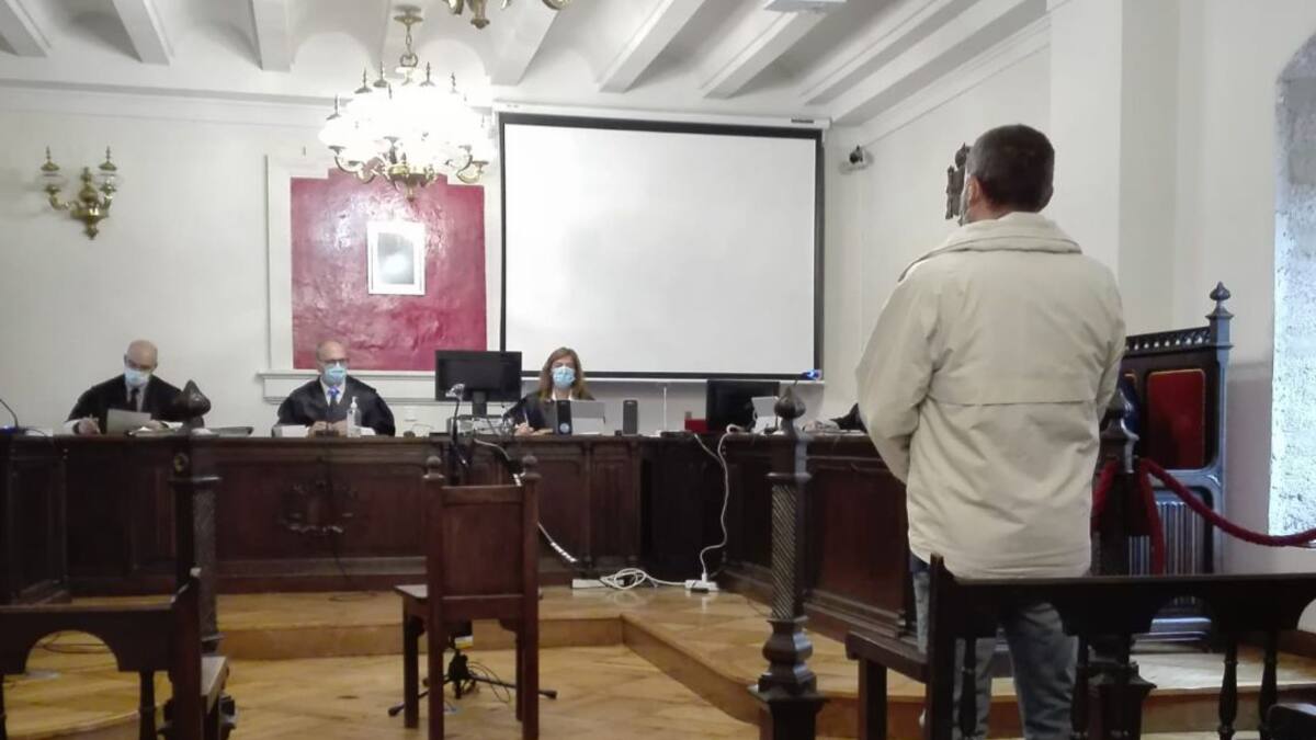 La niña sostiene su denuncia de agresión sexual