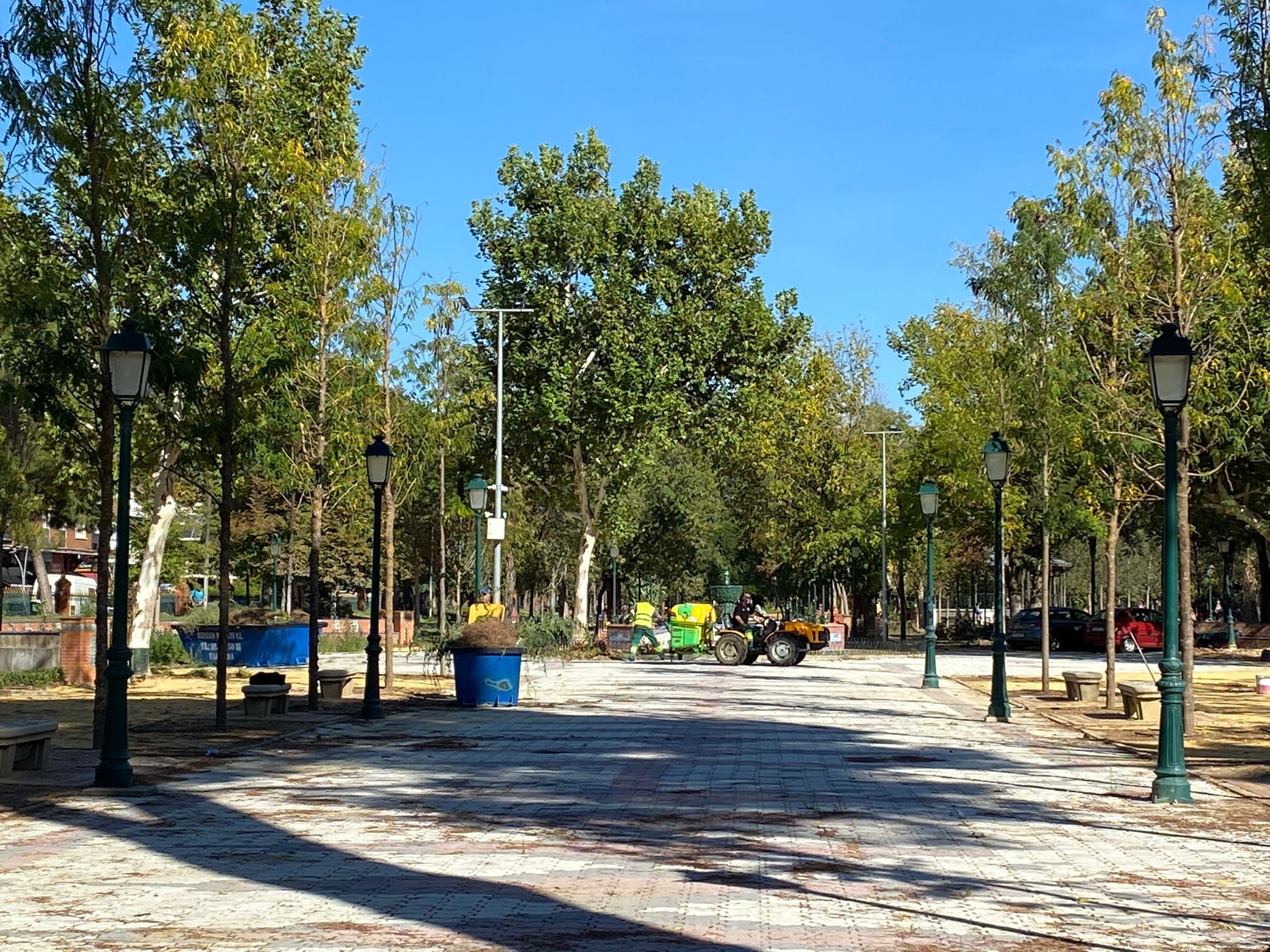 SER Talavera ha podido comprobar que hay trabajadores en el interior de los jardines