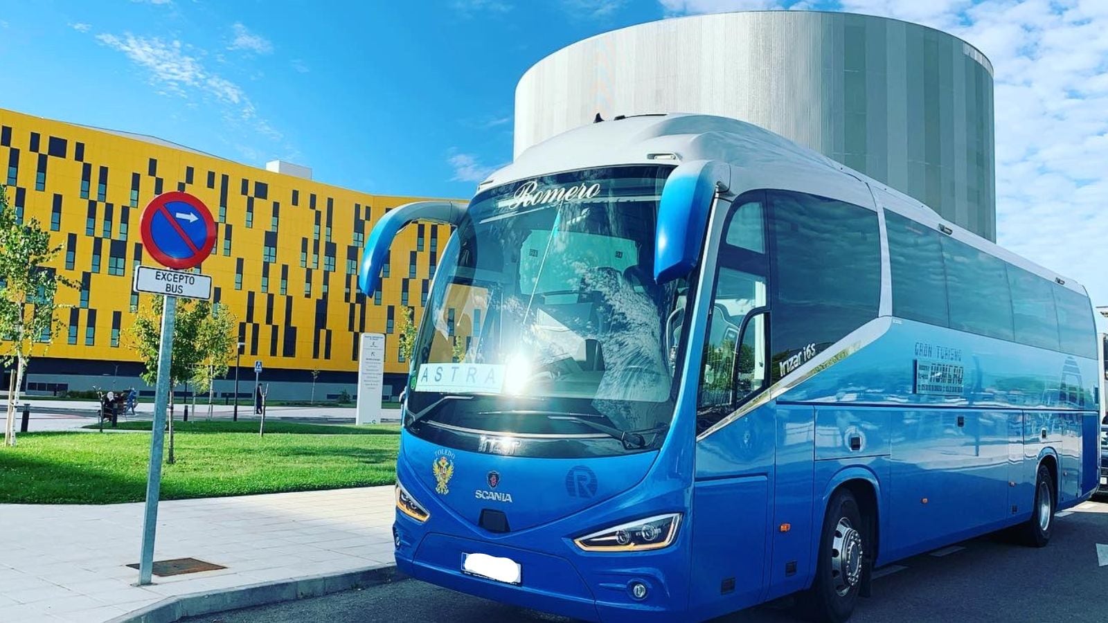 Imagen de archivo del autobús Astra, en la parada del Hospital Universitario de Toledo