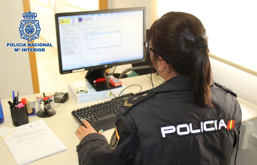 Una agente de la Policía Nacional en una imagen de archivo