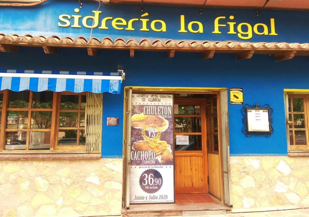 Entrada de la Sidrería La Figal