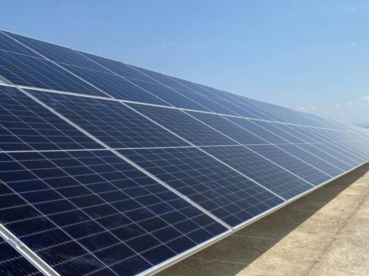 Una megaplanta fotovoltaica proyectada en la Plana Baixa pone en riesgo la inversión de 200 millones de euros en un centro logístico de cerámica de Stn