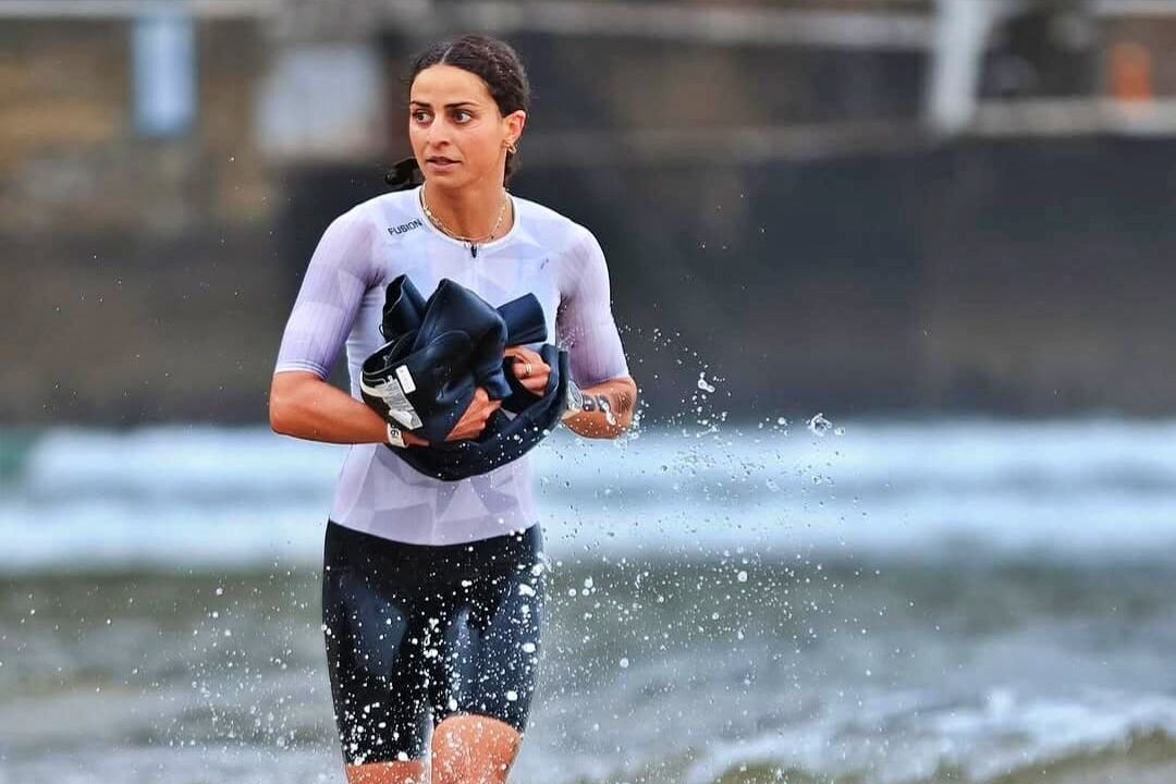 Carolina Ortuño, forajida de día y anestesista de noche