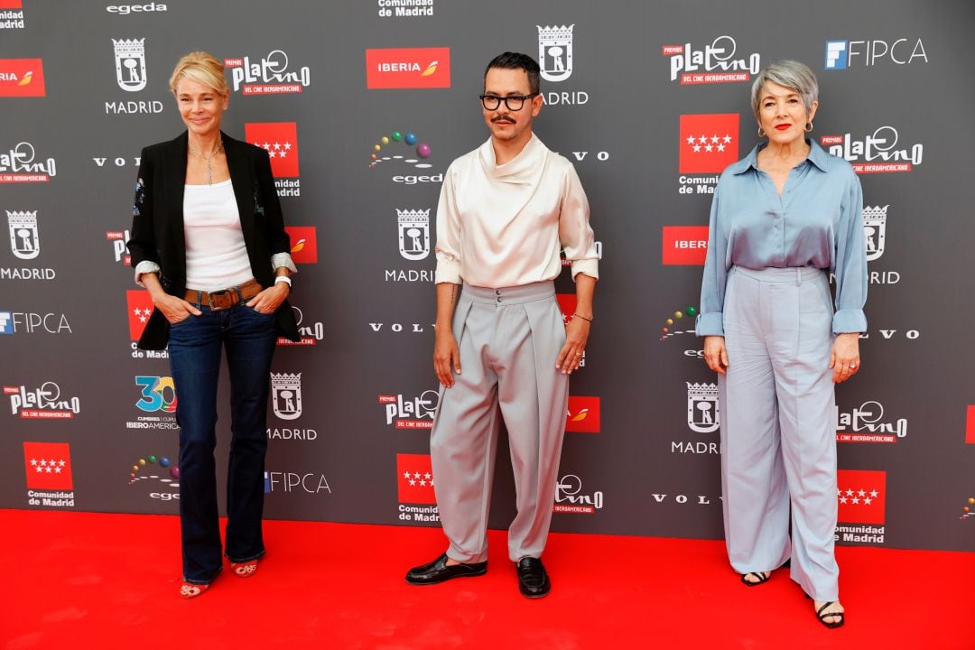 Belén Rueda, Manolo Caro y Paulina García en la lectura de las nominaciones de los Premios Platino 2021