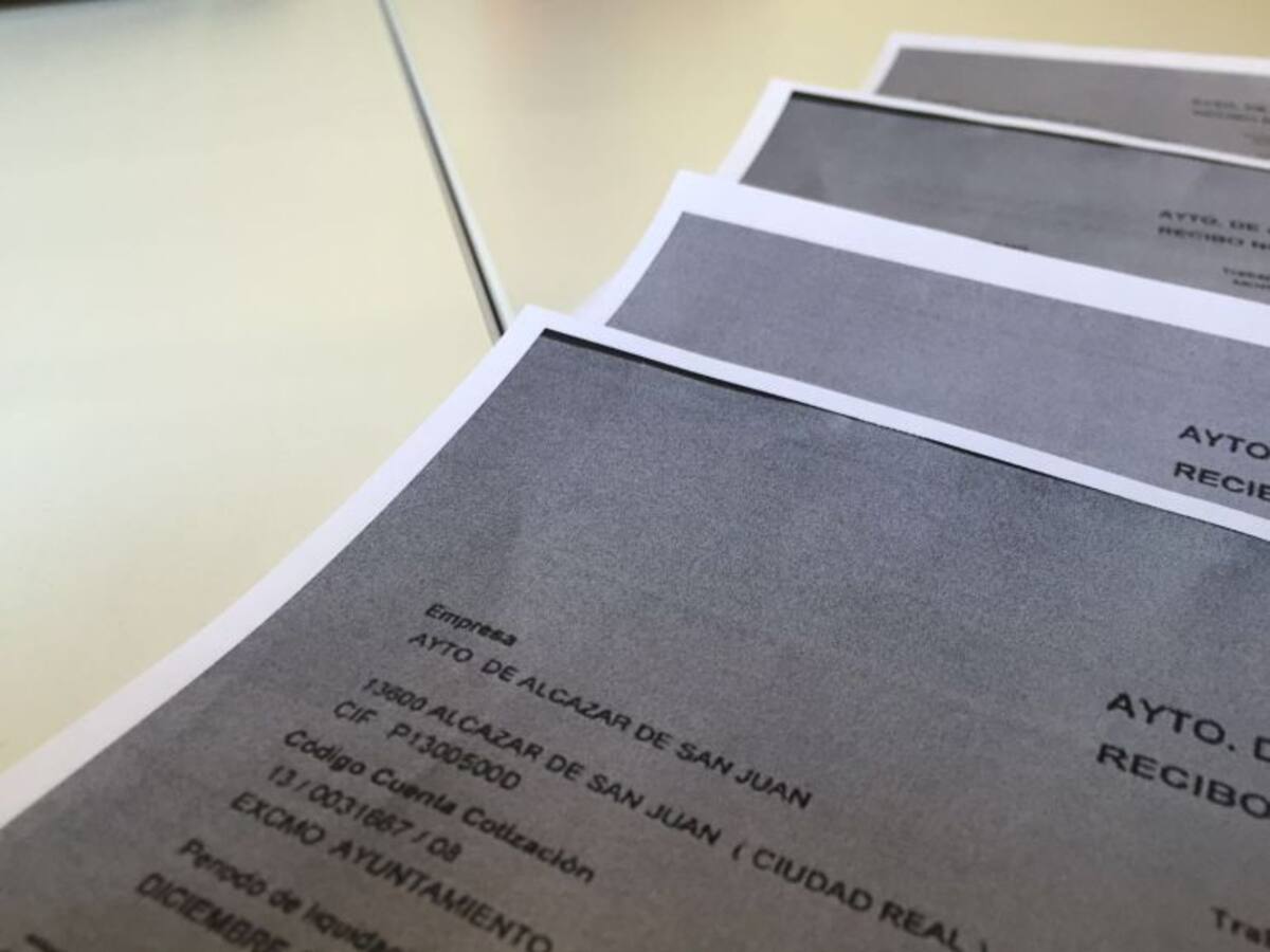 Envían a los domicilios de trabajadores municipales nóminas de cuatro funcionarios del Ayuntamiento de Alcázar