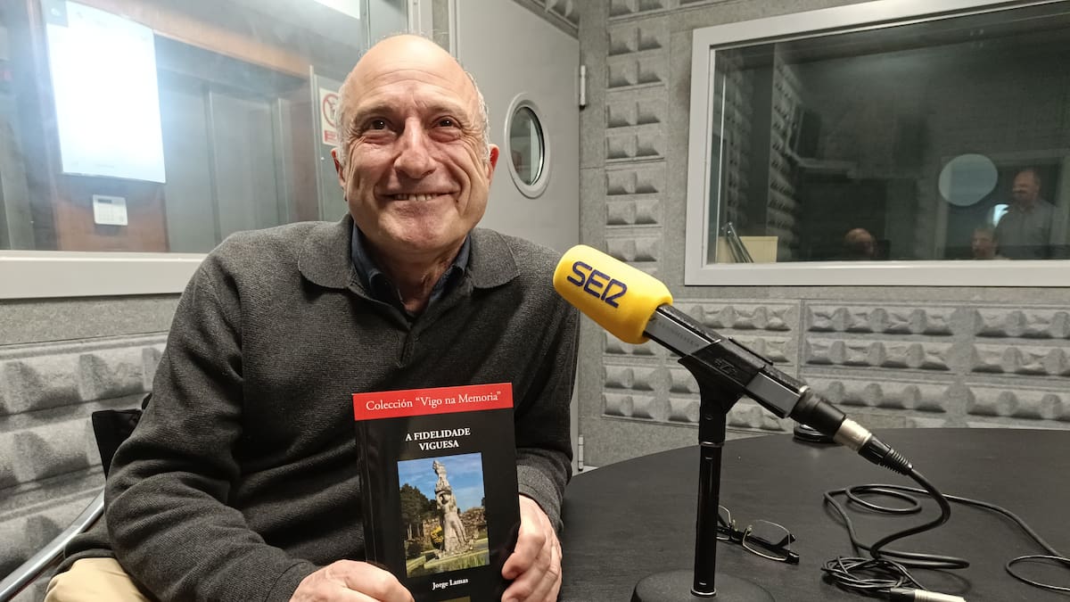 Entrevista a Jorge Lamas por su libro "A fidelidade viguesa"
