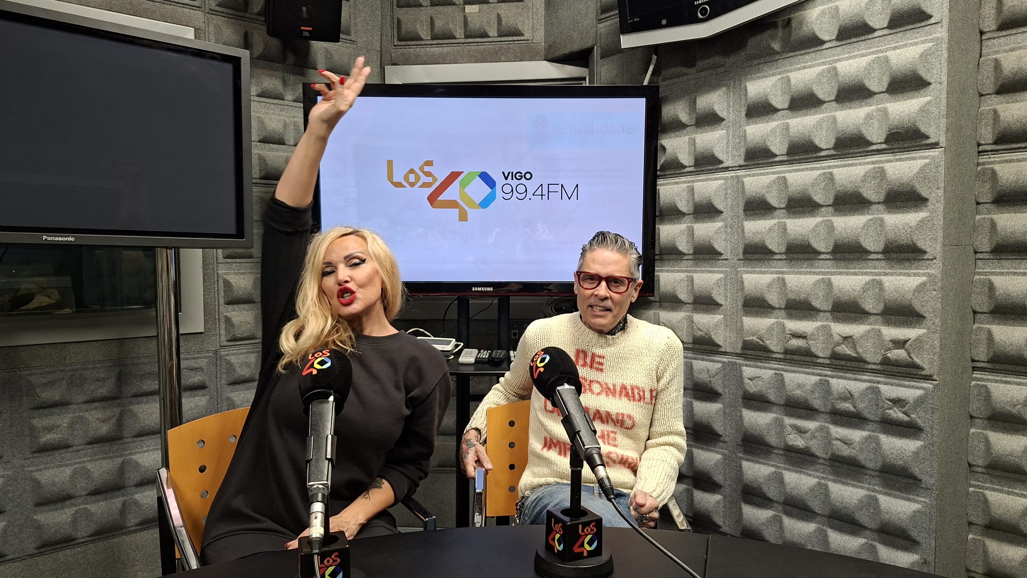 The Killer Barbies en los estudios de Radio Vigo