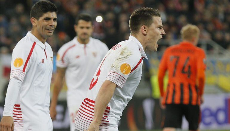 Gameiro celebra su gol en Lviv