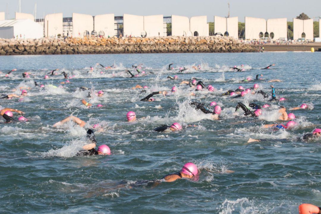 Imagen de la I edición del Triatlón celebrada el año pasado en Puerto Sherry 