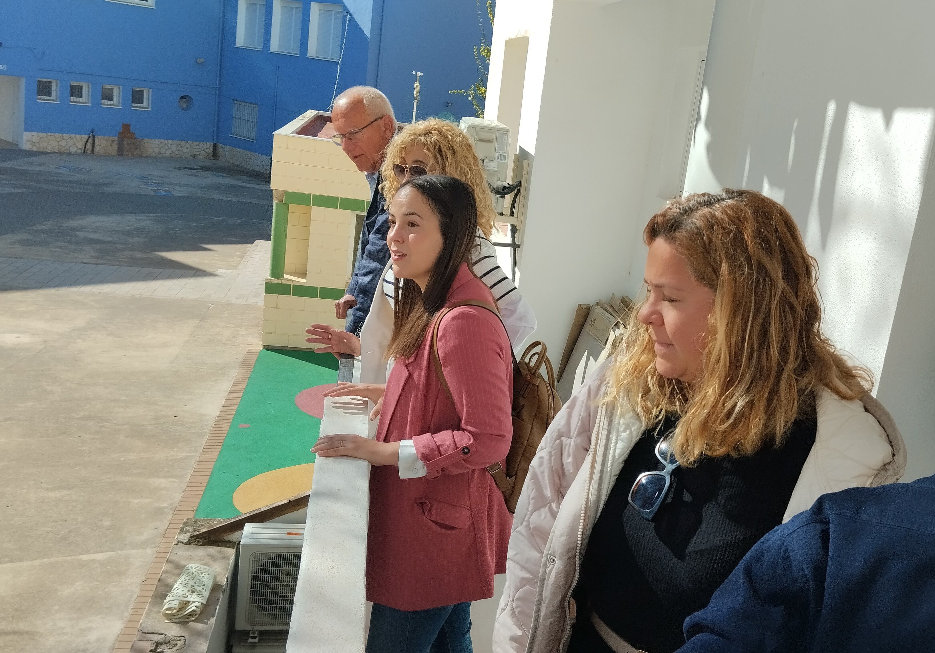 Visita a la tercera vivienda tutelada de la asociación Aprosdeco en Dénia.