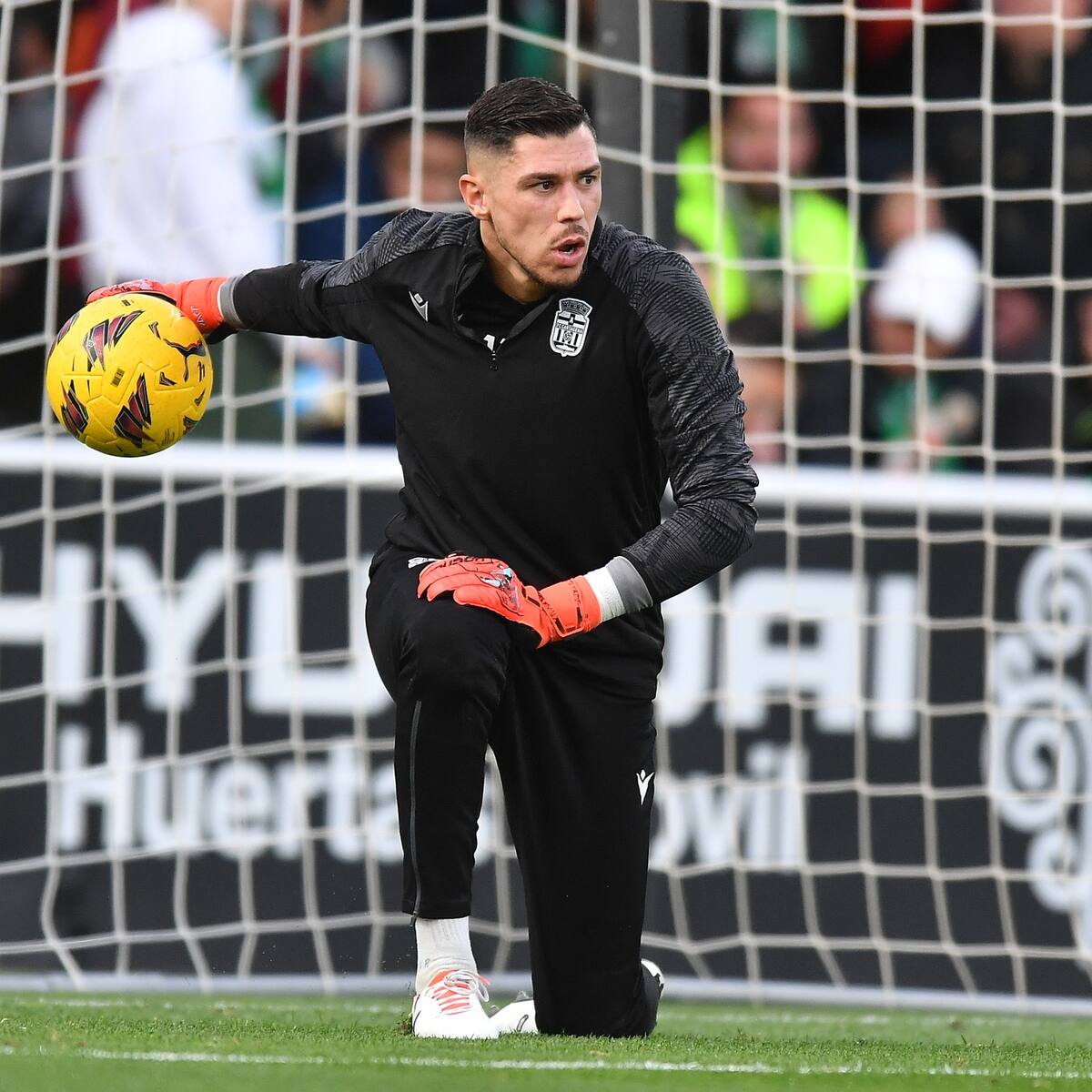 Raúl Lizoain, única duda albinegra para recibir al Racing de Ferrol