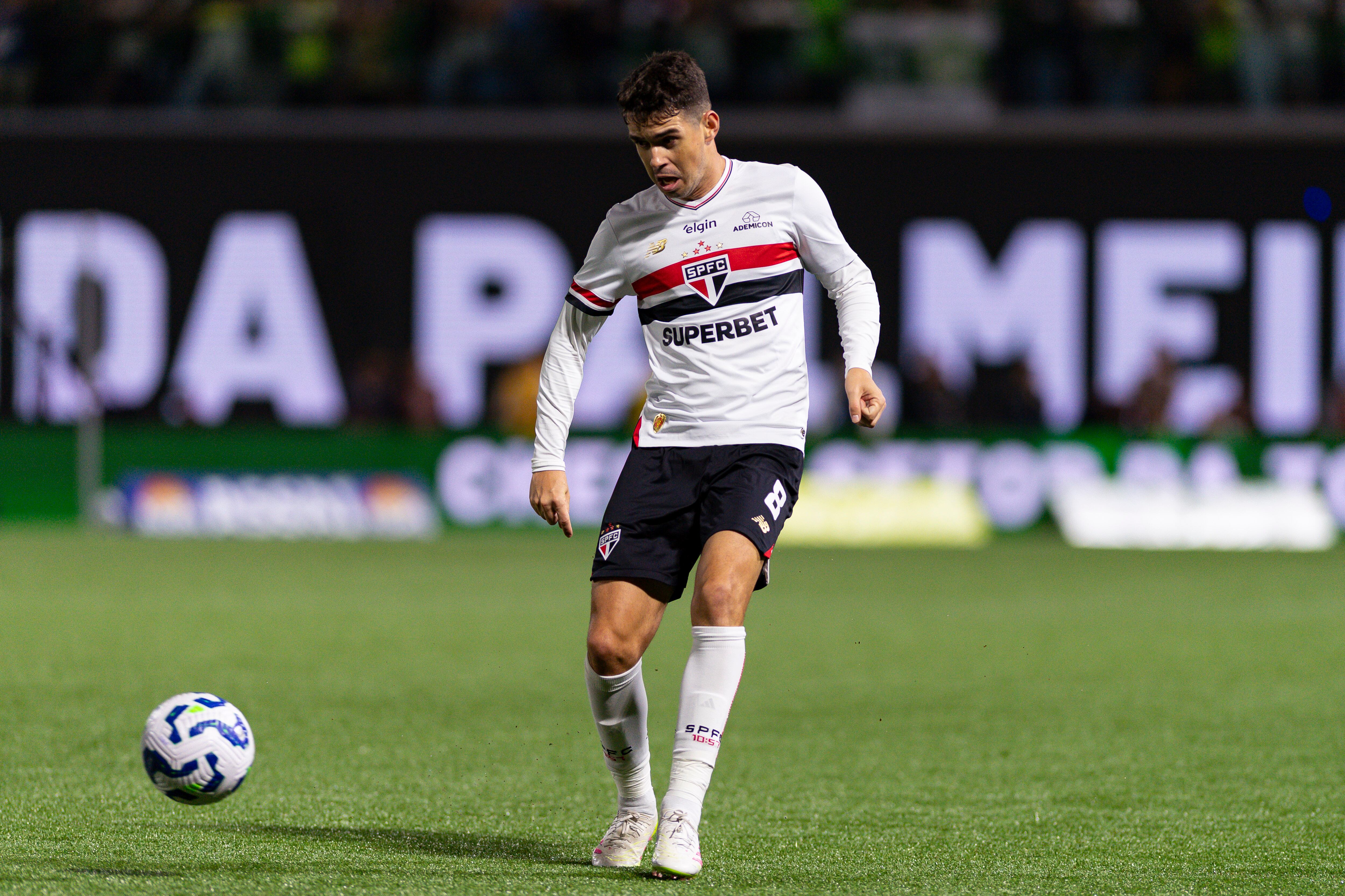 Oscar durante un partido frente a Palmeiras en el Brasileirao