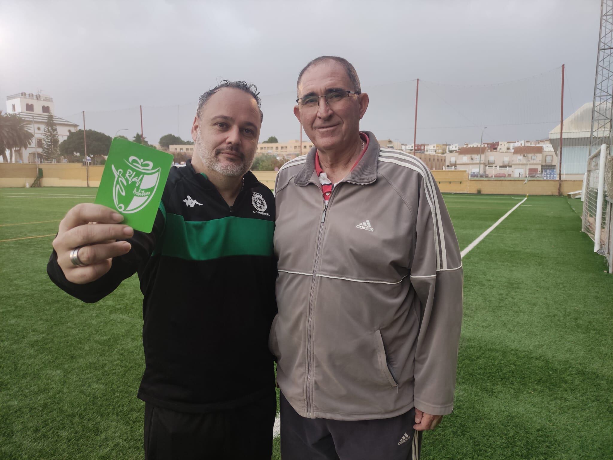 Ignacio Jesús Guerrero, entrenador del Huércal, y Paco Navarro, de La Mojonera.