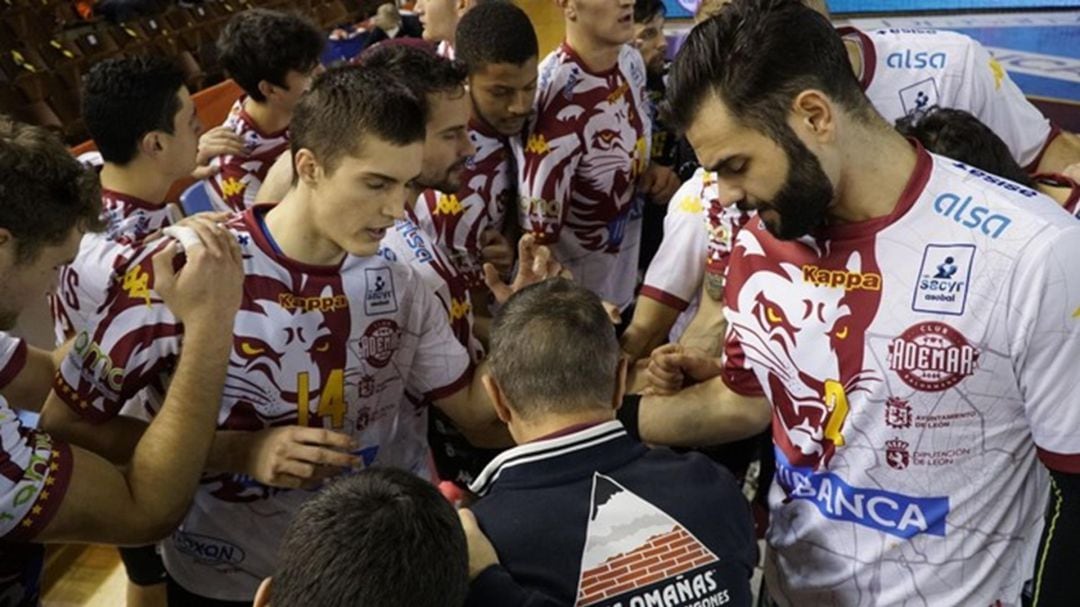 El Ademar está pagando los excesos de un calendario atroz