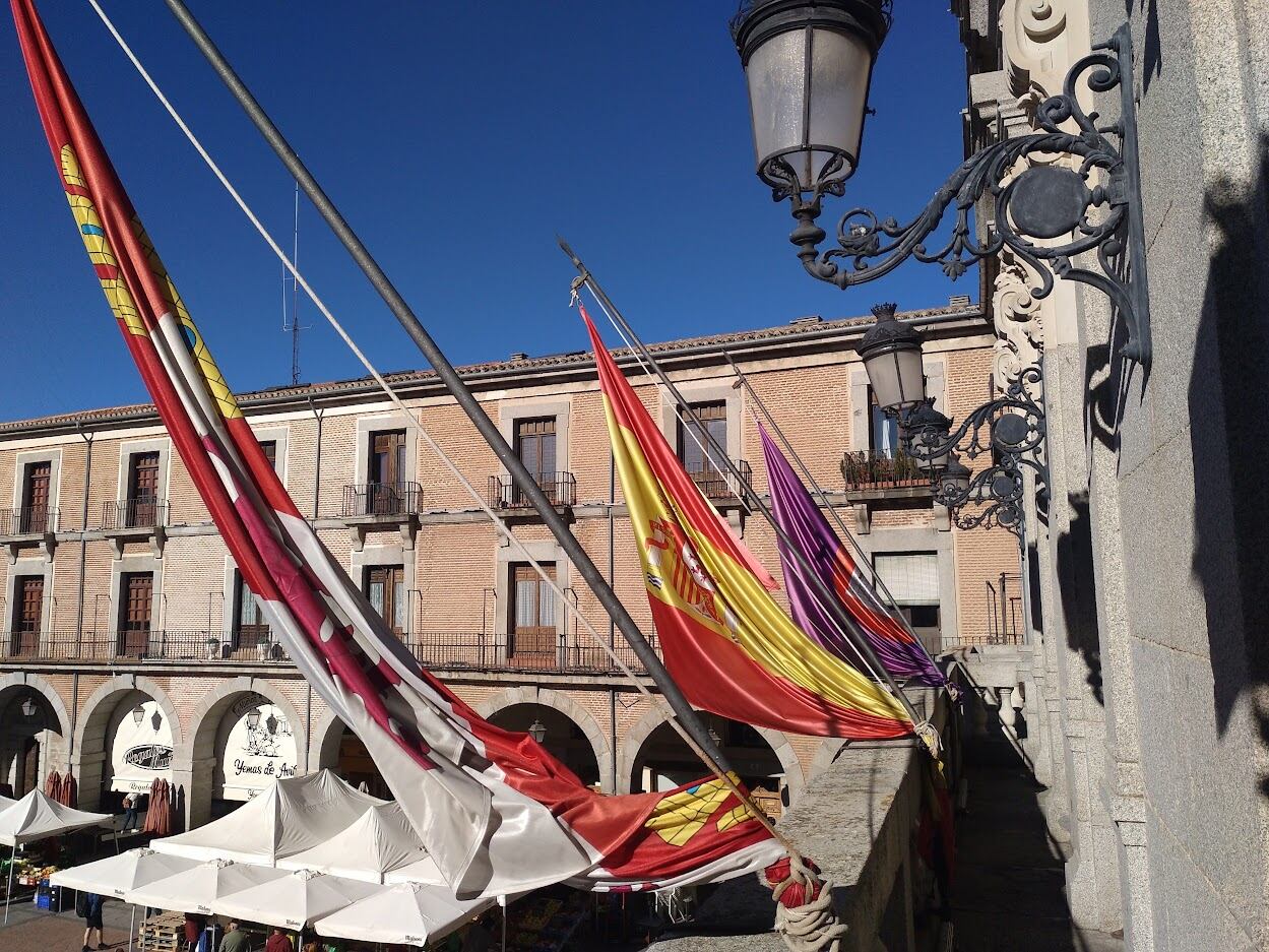 Balcón del Ayuntamiento de Ávila desde el que se pregonan las Fiestas de La Santa