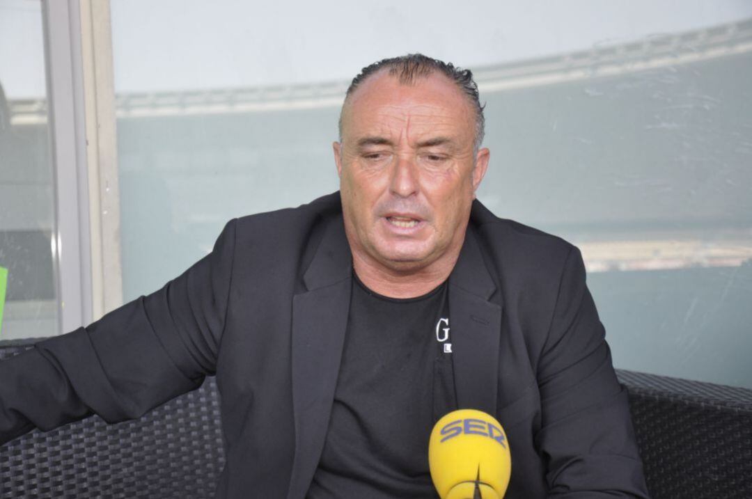 Josu Uribe durante una rueda de prensa en Chapín