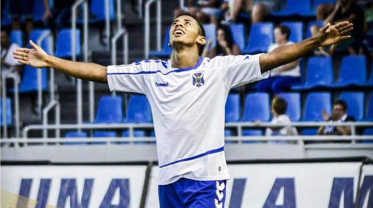 Lozano no irá con su selección si el CD Tenerife juega el play off