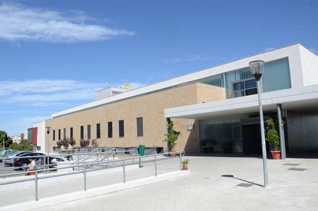 Fachada del asilo de San José, en Jerez de la Frontera