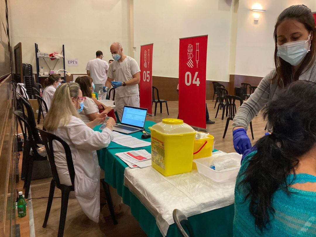 Punto de vacunación masiva en la Safor 