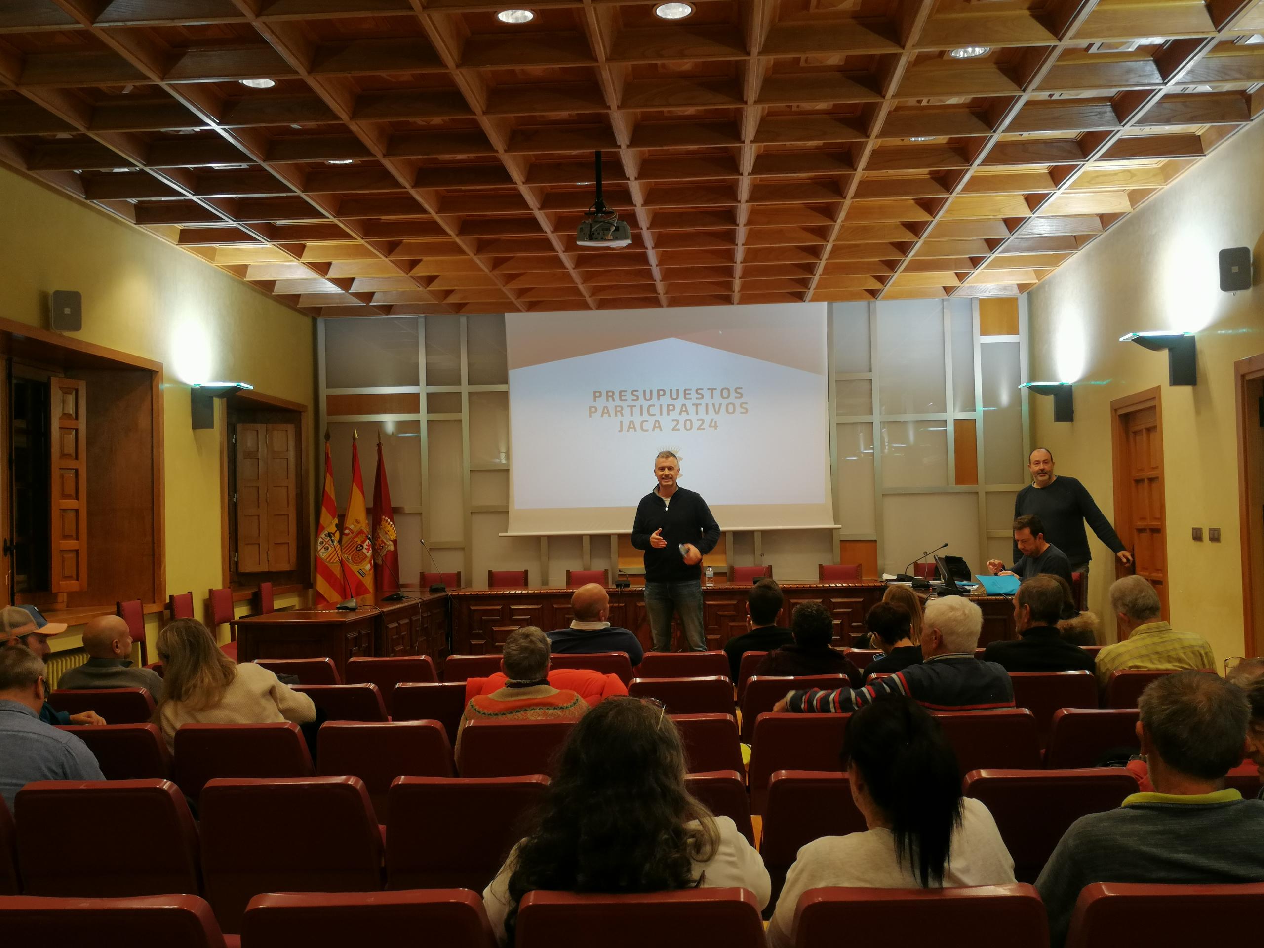 Explicación de los presupuestos participativos el pasado año