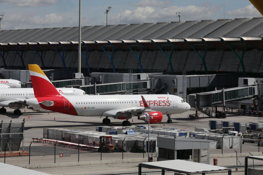 Un avión de Iberia en el Aeropuerto de Madrid-Barajas Adolfo Suárez.