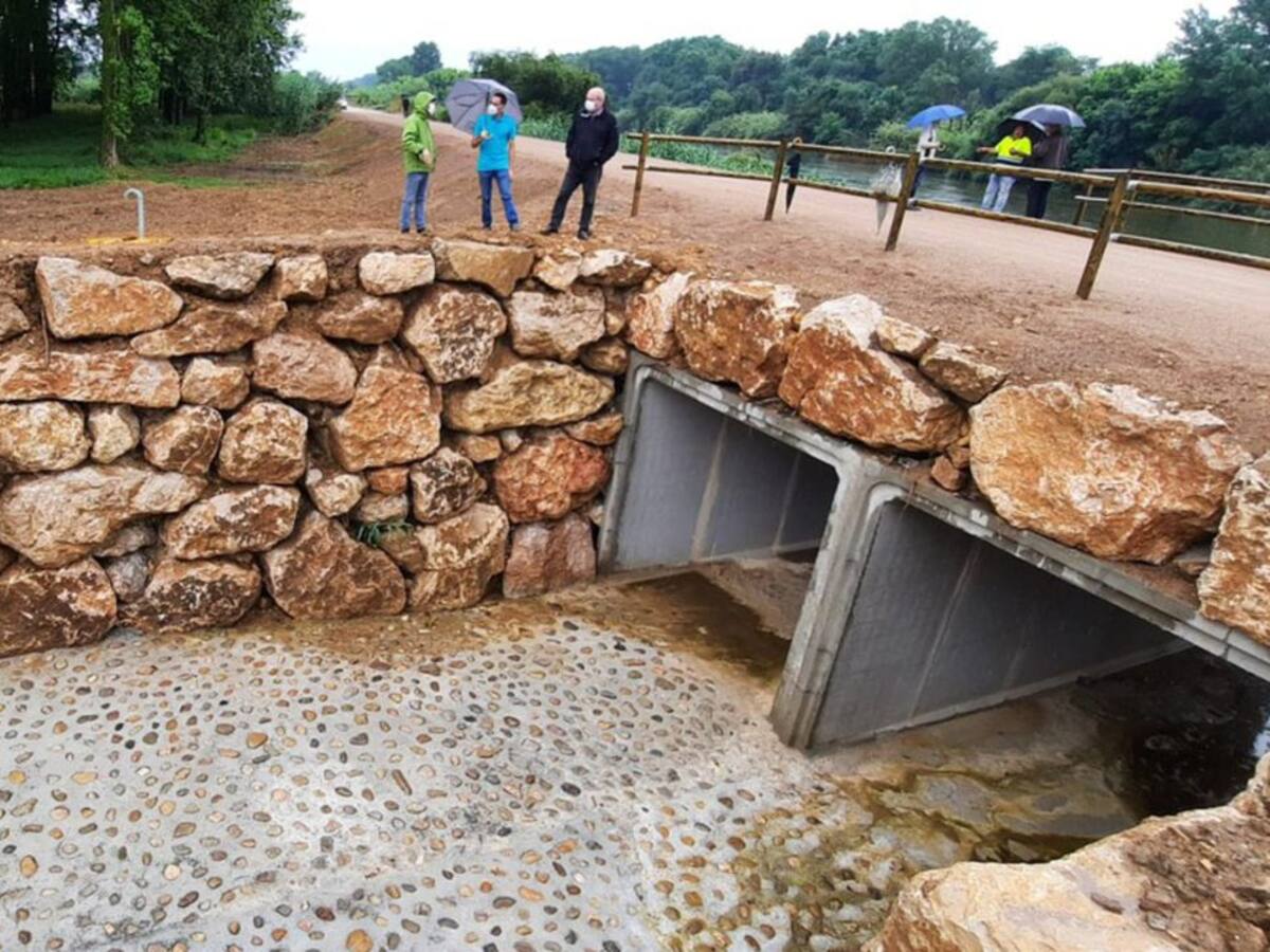 Punt i final a la reparació de la mota a Torroella de Montgrí