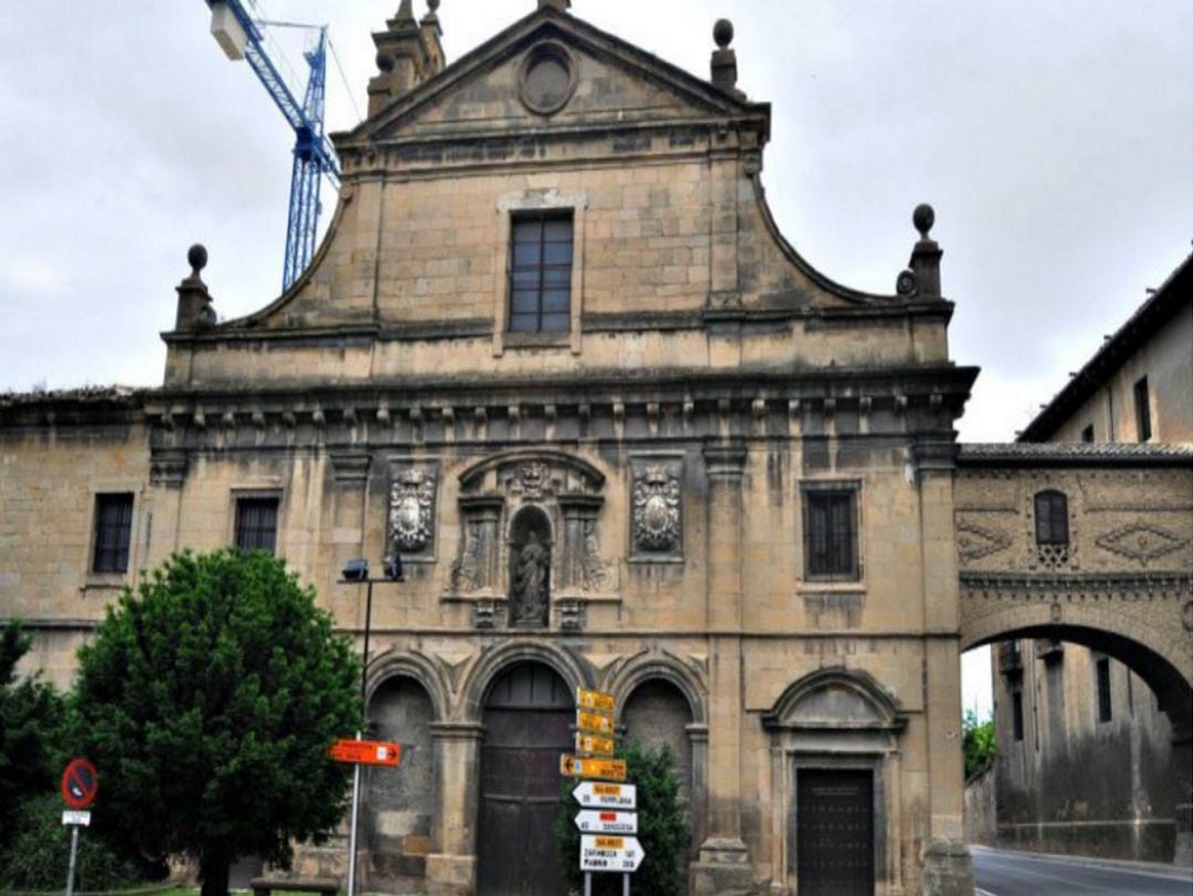 Edificio del antiguo convento de Recoletas en Tafalla