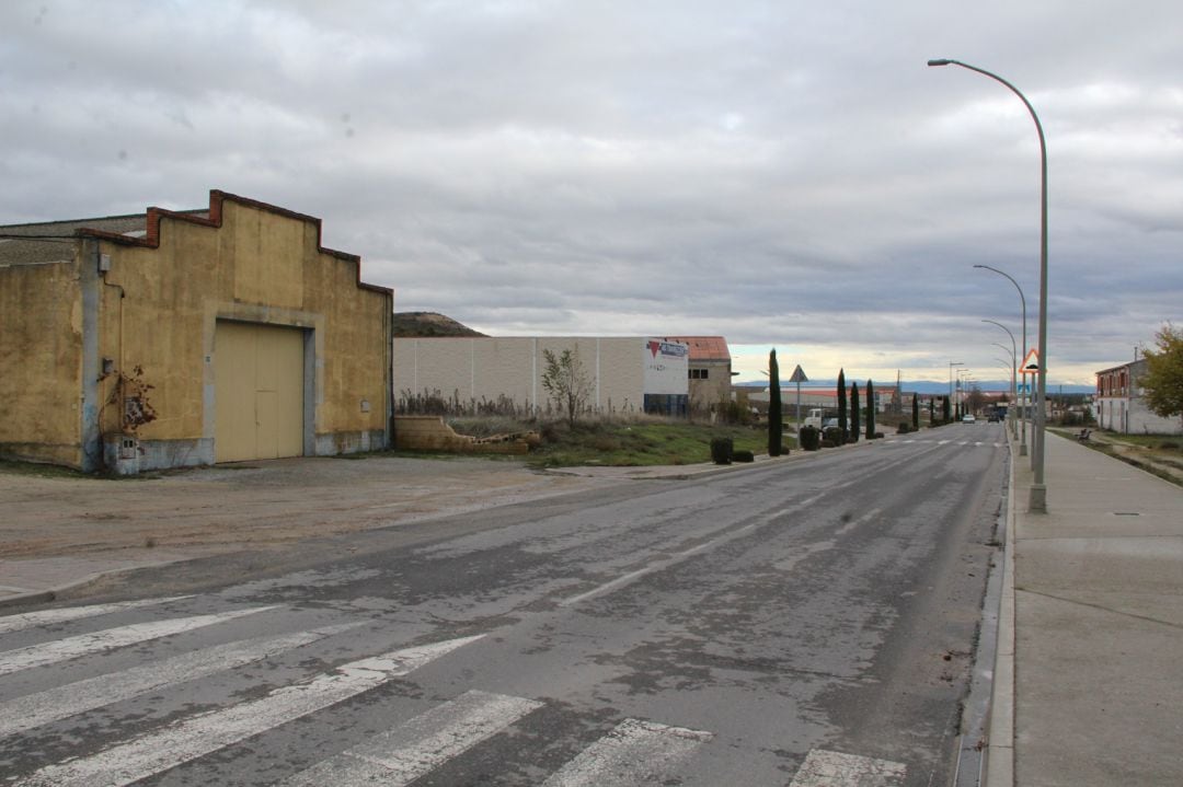 Carretera de Segovia donde se quieren desarrollar las dos fases de suelo para el asentamiento de empresas