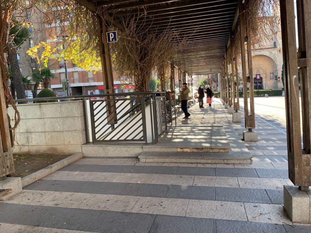 Pérgola Plaza Santo Domingo en Guadalajara