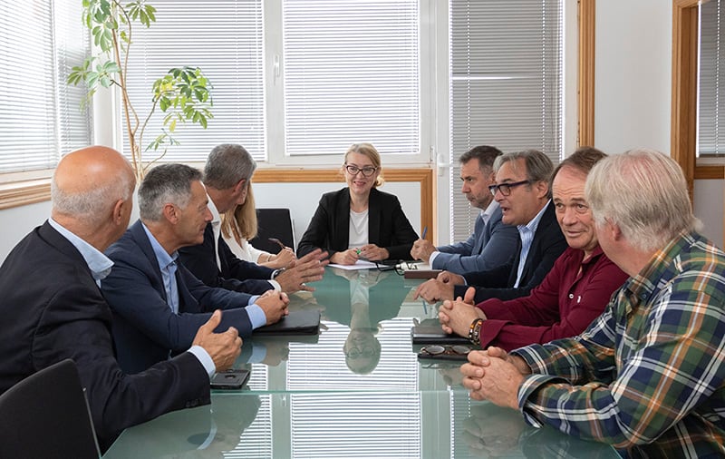 La consejera de Cultura, Turismo y Deporte, Eva Guillermina Fernández, preside la reunión del Consejo de Administración de CANTUR