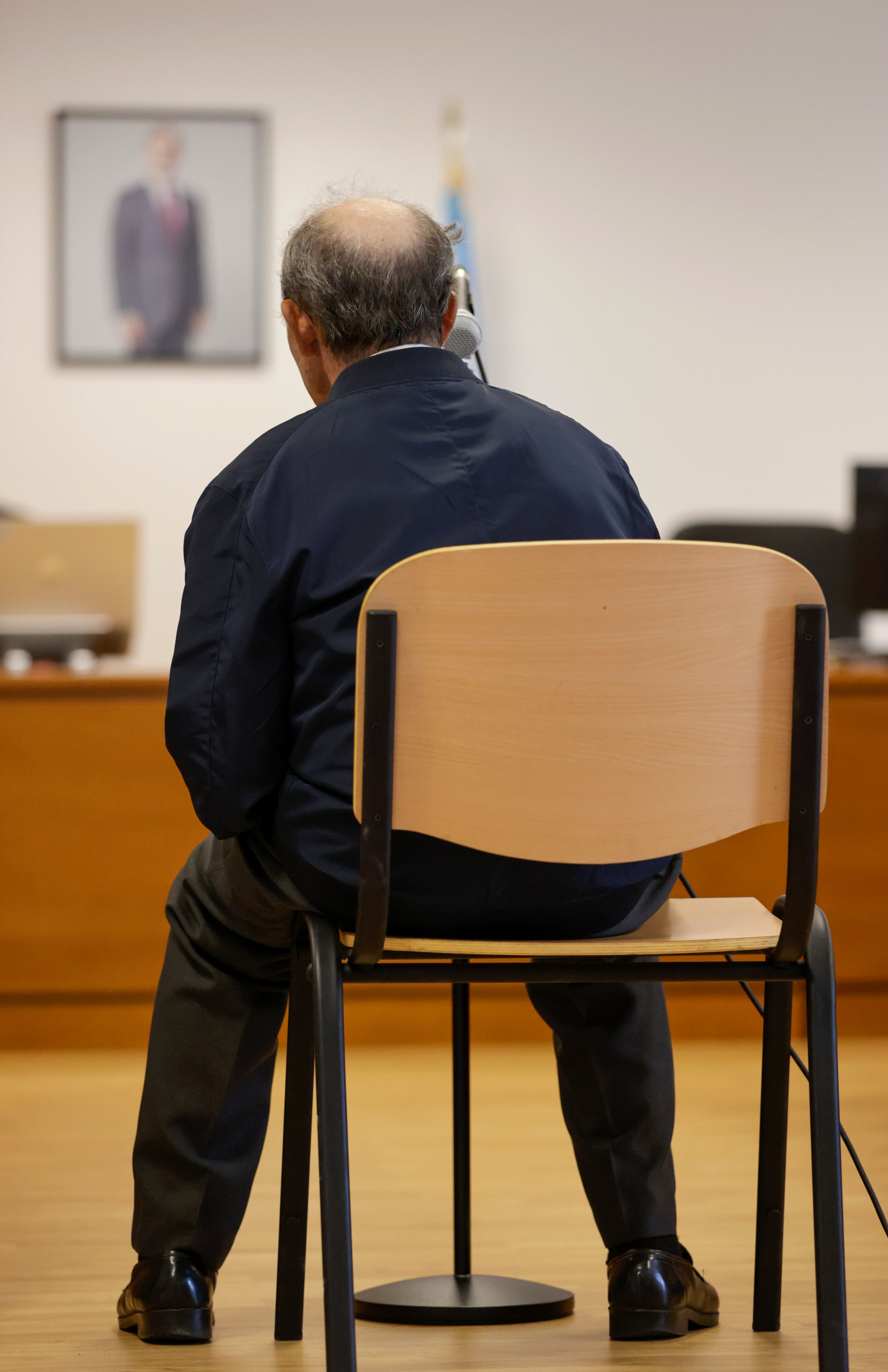 A CORUÑA, 19/05/2023.- El hombre acusado de matar a su cuñado en Cabana de Bergantiños (A Coruña) en 2019 después de que este le apuntase con una escopeta y le dijese que los mataría a él y a su mujer se enfrenta este viernes a la segunda jornada del juicio en su contra en A Coruña donde ha alegado legítima defensa y miedo insuperable. EFE/Cabalar
