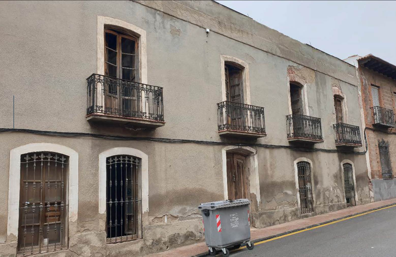 Fachada principal de la antigua &quot;Casa Godoy&quot;