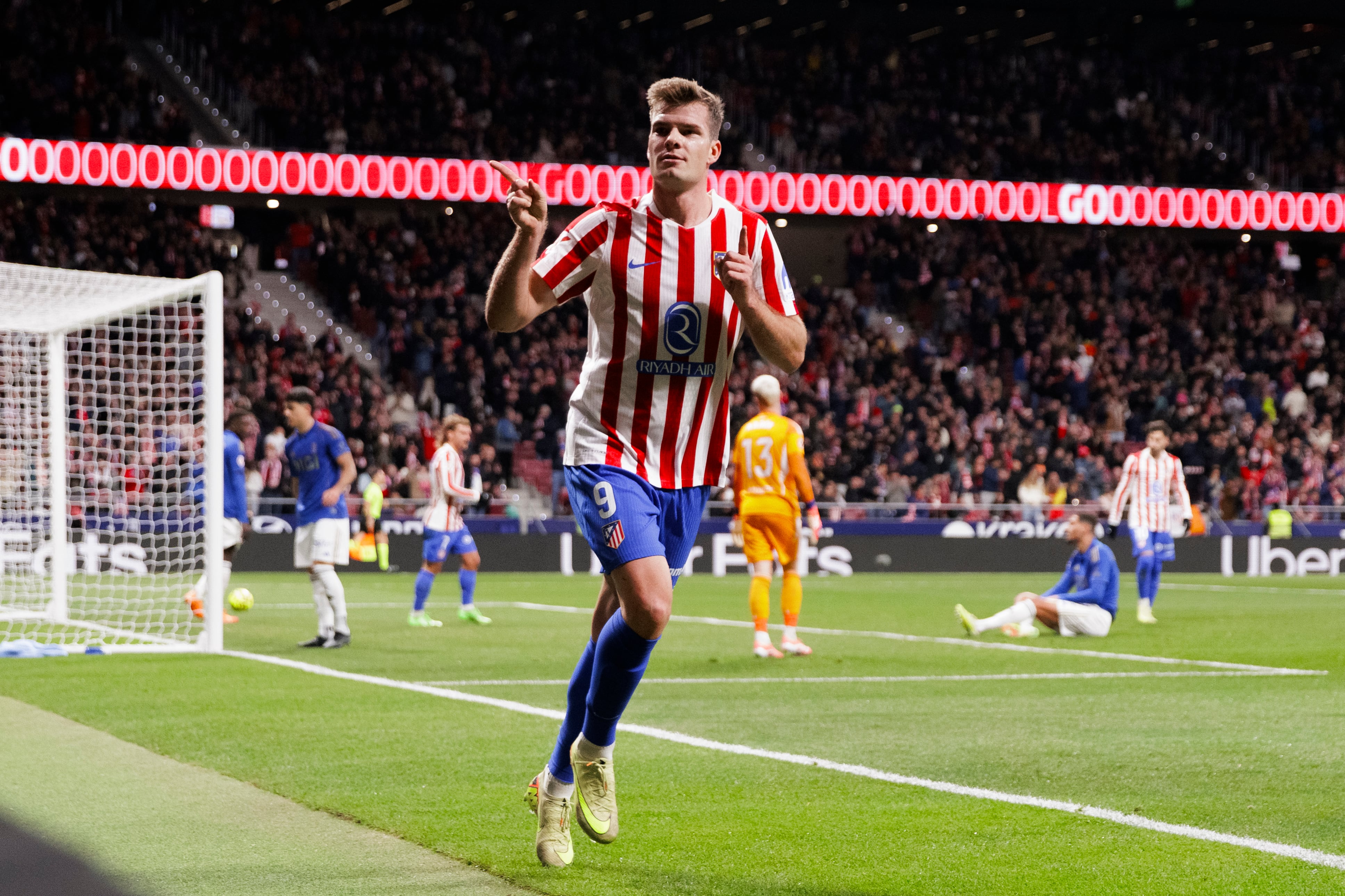 Alexander Sorloth celebra un gol anotado contra el Oviedo
