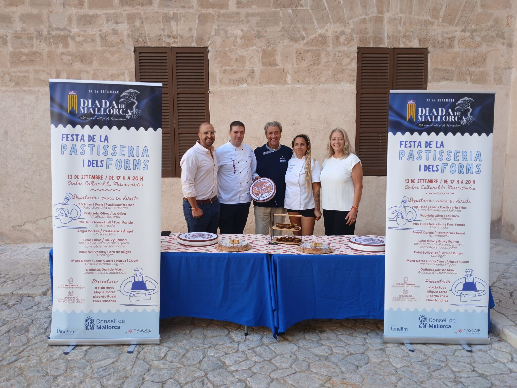 Reposteros e integrantes del Consell presentan la segunda edición de la Fiesta de la Pastelería