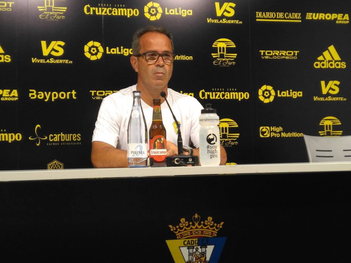 Cervera: "No me escondo, juego en función del rival"