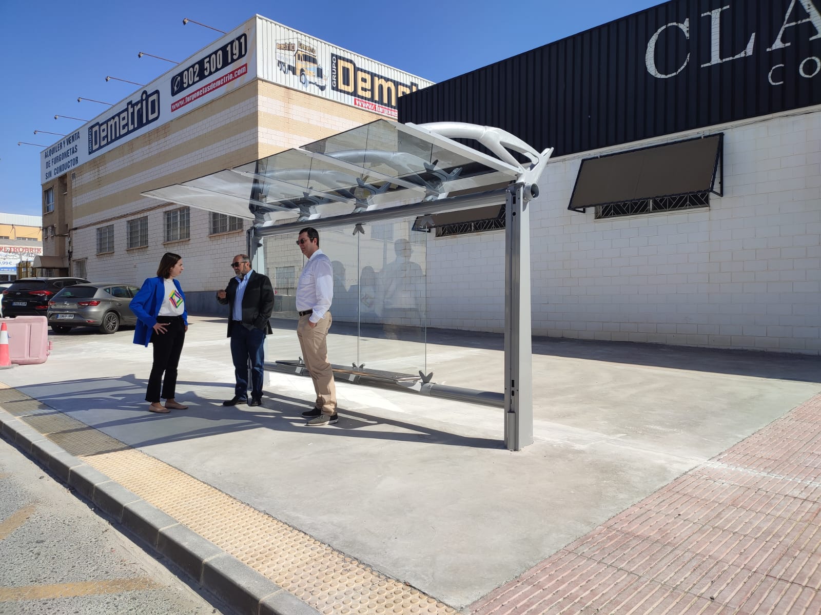 Obras de accesibilidad en paradas autobús en Elche