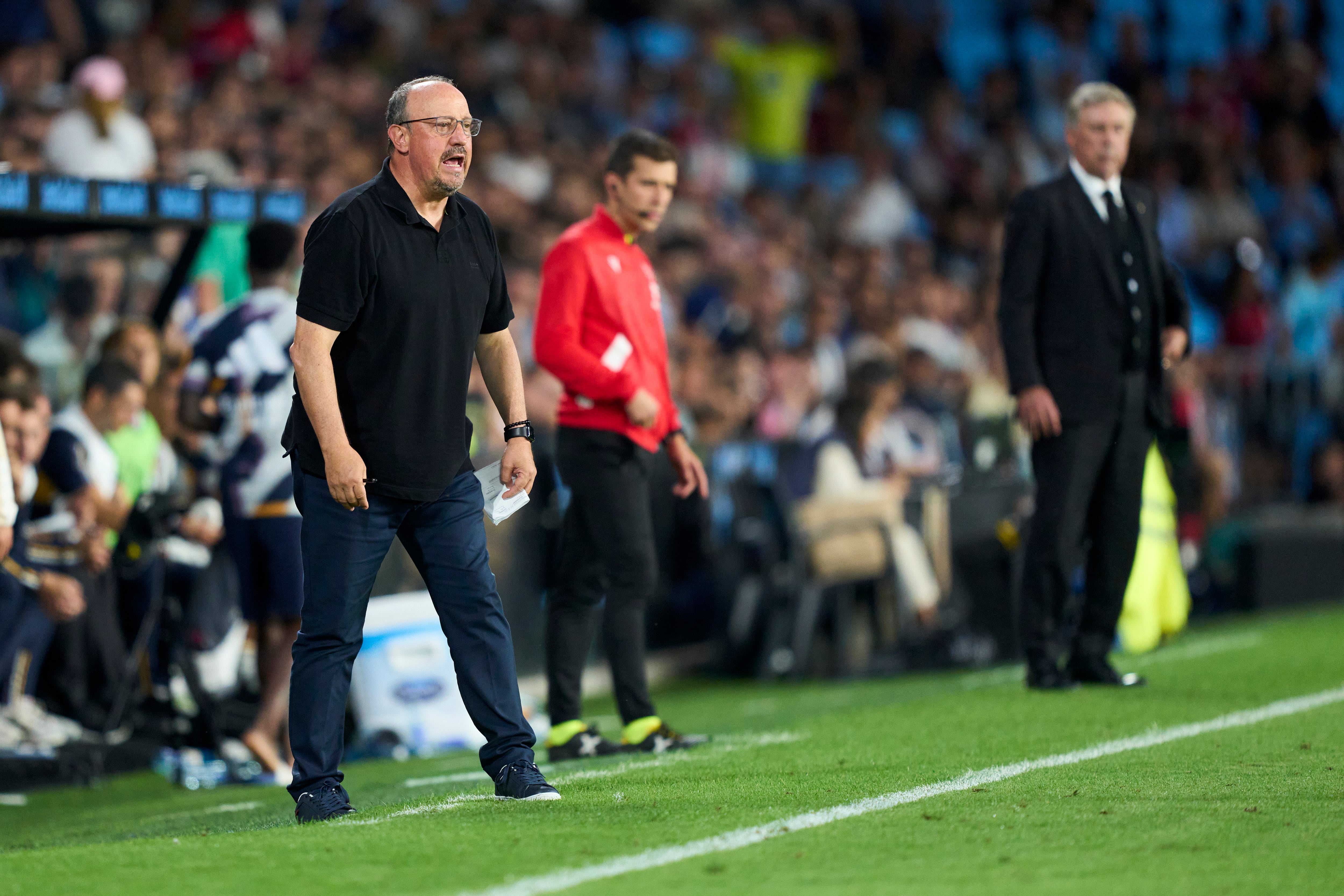 VIGO, SPAIN - AUGUST 25: Head coach Rafael Benitez of RC Celta reacts during the LaLiga EA Sports match between Celta Vigo and Real Madrid CF at Estadio Balaidos on August 25, 2023 in Vigo, Spain. (Photo by Juan Manuel Serrano Arce/Getty Images)