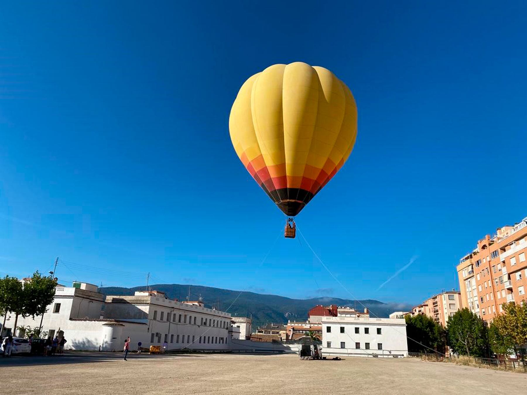 Imagen del globo aerostático en la plaza Al-Azraq