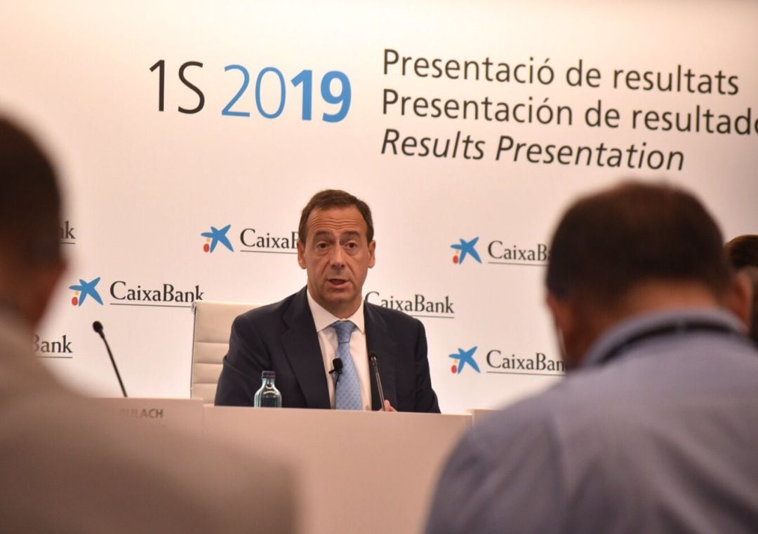 El consejero delegado de Caixa Bank, Gonzalo Gortazar, durante su intervención en la presentación de los resultados de la entidad, correspondientes a los seis primeros meses de 2019.