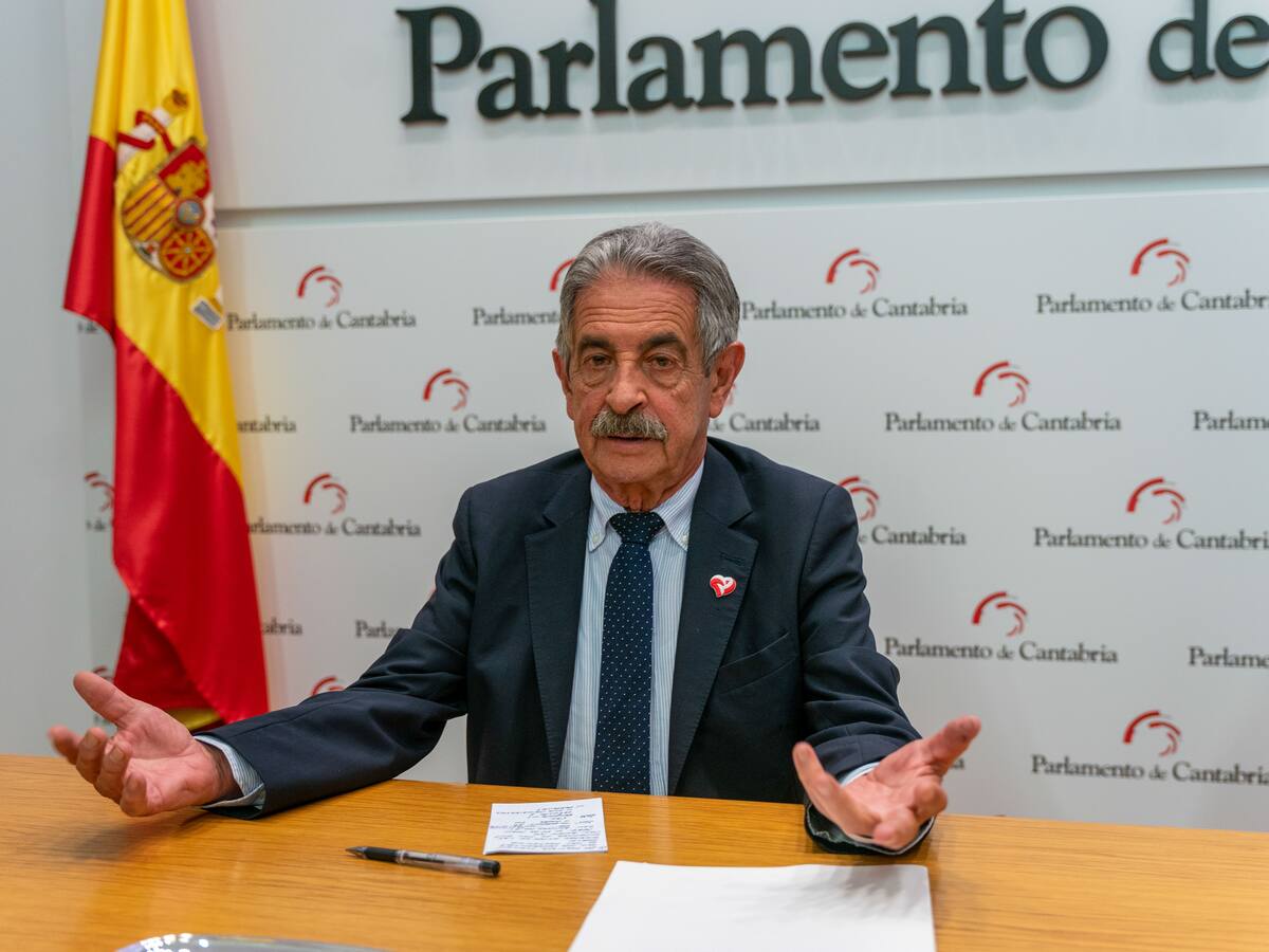 Revilla se hace 'youtuber' pocos días antes de dejar de ser presidente de Cantabria