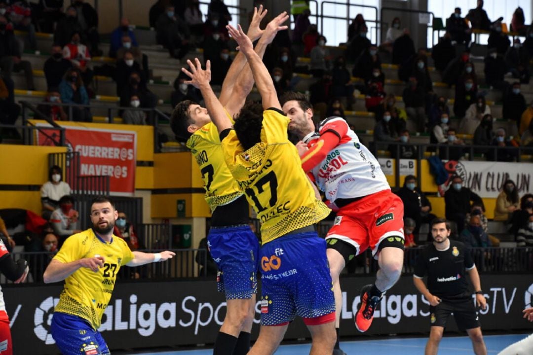 Balonmano Nava caía 21-25 ante Bidasoa