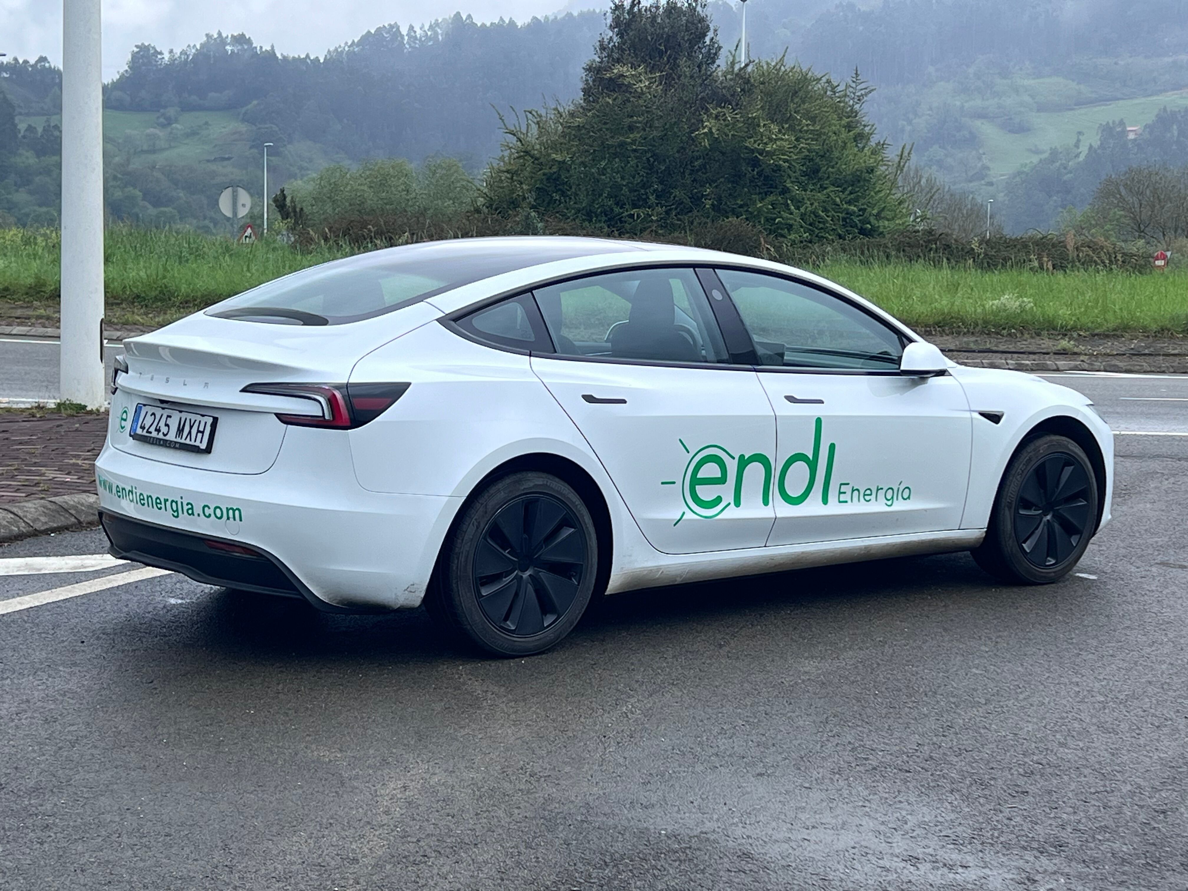 Endi Energía instalará pequeñas estaciones eléctricas de carga rápida para vehículos