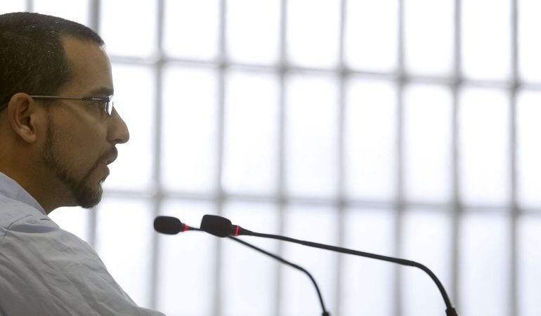 GRA184. MADRID, 08/06/2015.- El secretario de Organización de Podemos, Sergio Pascual, durante la rueda de prensa ofrecida hoy en la sede de la formación, en Madrid. EFE/Javier Lizón