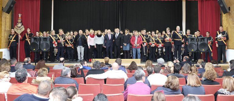 Foto de Familia al terminar el acto