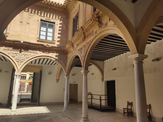 Patio Porticado de la Casa Palacio de Guevara en Lorca