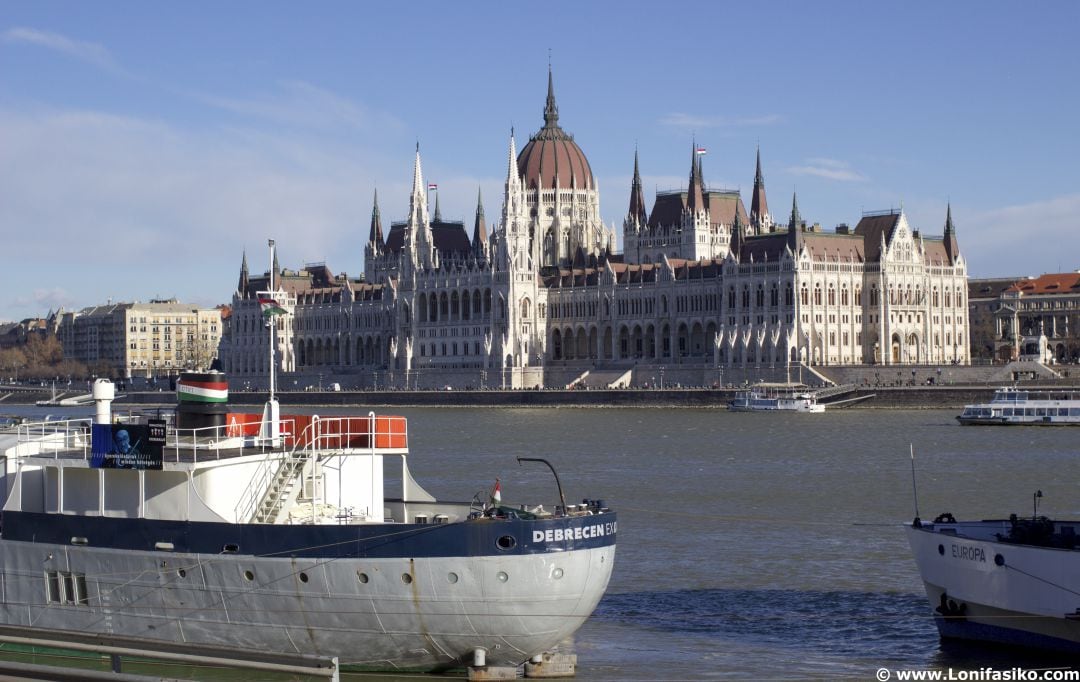 Imagen del parlamento húngaro en Budapest