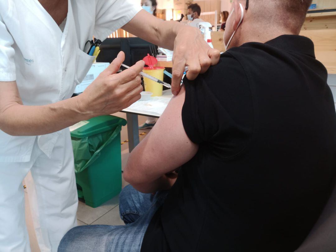 Vacunación masiva en Son Espases.