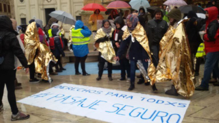 Zaragoza sale a la calle para protesta por la situacion de los refugiados