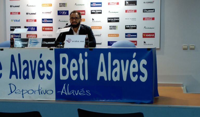 El entrenador, José Bordalás, durante su despedida como técnico del Deportivo Alavés.