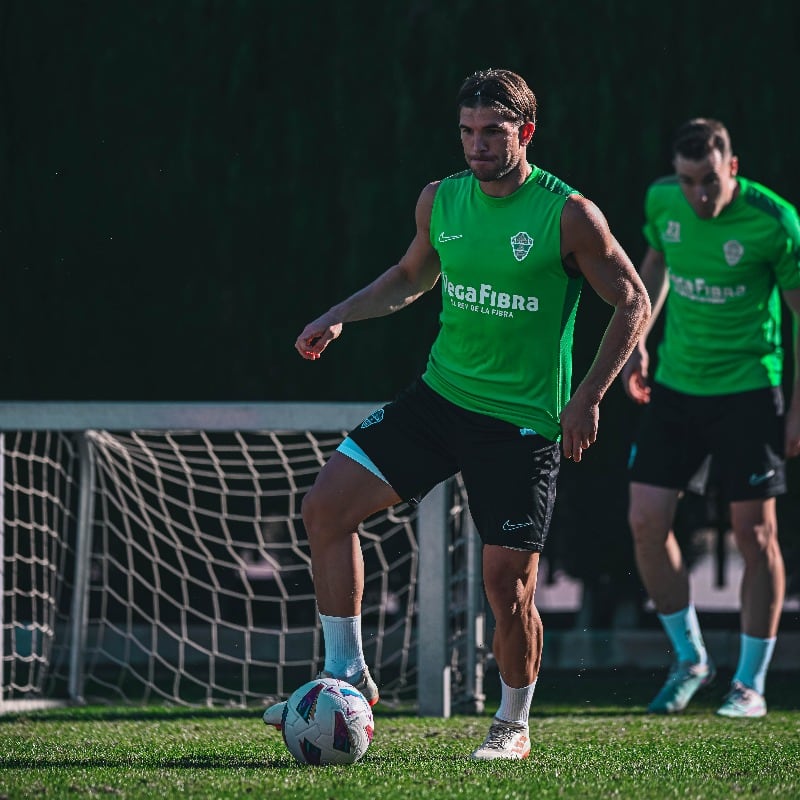 Raúl Guti durante un entrenamiento con el Elche esta temporada